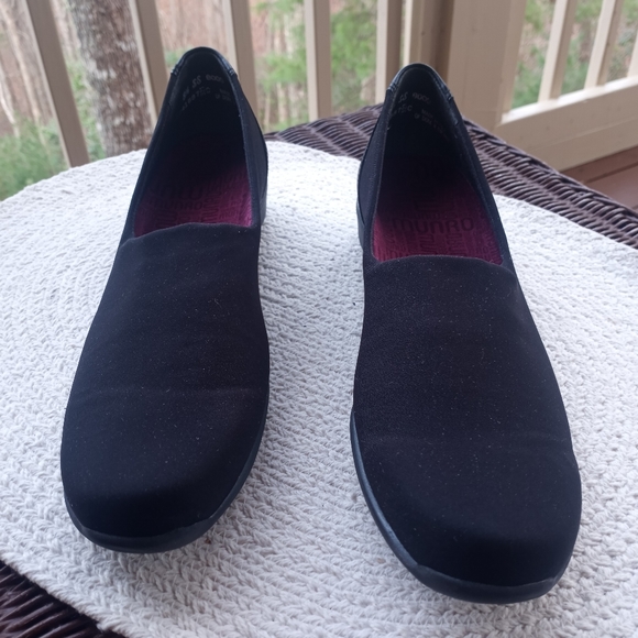 Munro "Traveler" Loafers - Picture 11 of 15